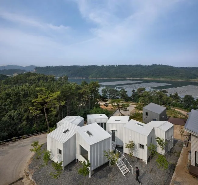 BIM Architecture | Beside the Blue Lake, Between the Jungle: Floating Cube Room by Younghan Chung Architects