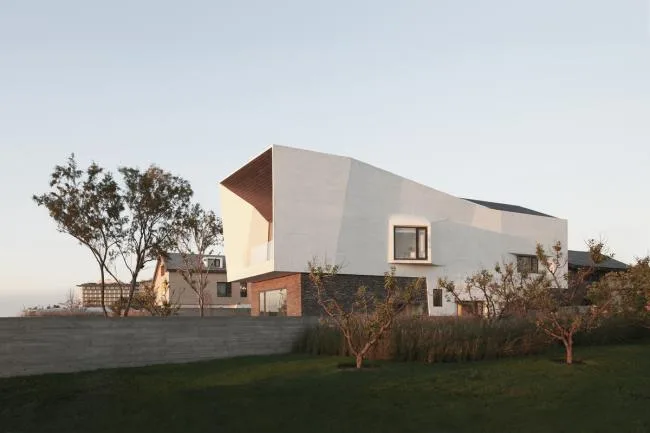 BIM Architecture | Brutalist Studio by the Sea - T House by the Sea, Qinhuangdao/META Studio