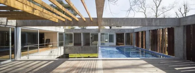BIM Architecture | Shaking Hands with Trees and Branches, A Simple Home Made of Concrete/Estudio Botteri Connell