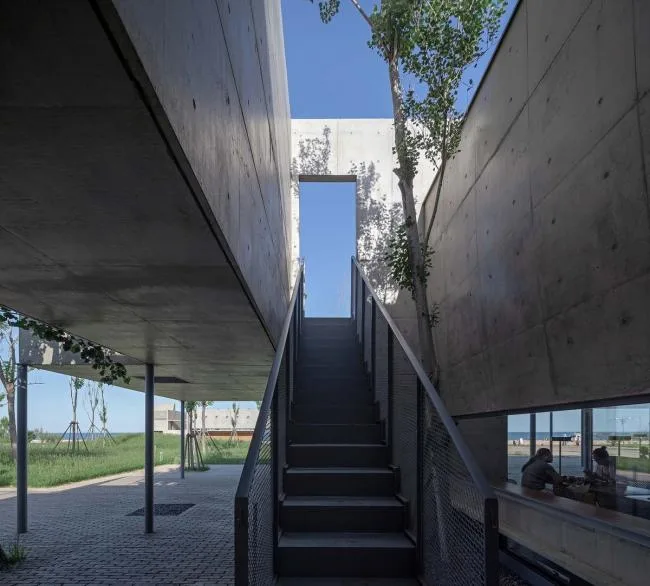 BIM Architecture | Seaside Restaurant/Vertical Building