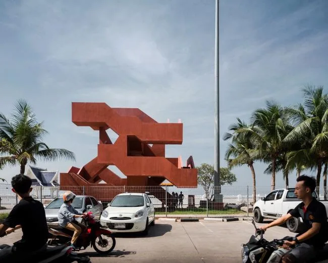 BIM Architecture | Maze of Overlapping and Interweaving - Ten Katas/Supermachine Studio
