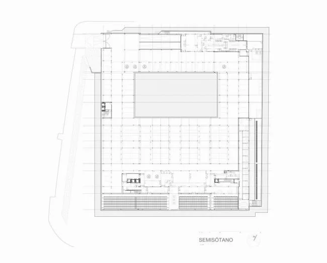 BIM Architecture | Neat Queue Like a Companion: In the Middle of Teacher Training/Ram ó n Fern á ndez Alfonso