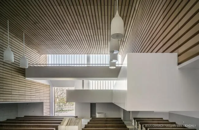 BIM Architecture | Neat Queue Like a Companion: In the Middle of Teacher Training/Ram ó n Fern á ndez Alfonso