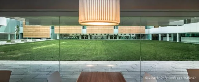BIM Architecture | Neat Queue Like a Companion: In the Middle of Teacher Training/Ram ó n Fern á ndez Alfonso