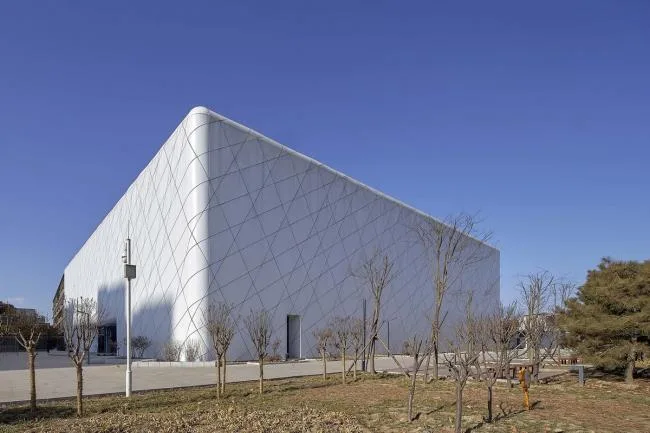 BIM Architecture | Silver White Simplicity, Soft Edges: Xingyao Site Museum/Yanchuan Architecture