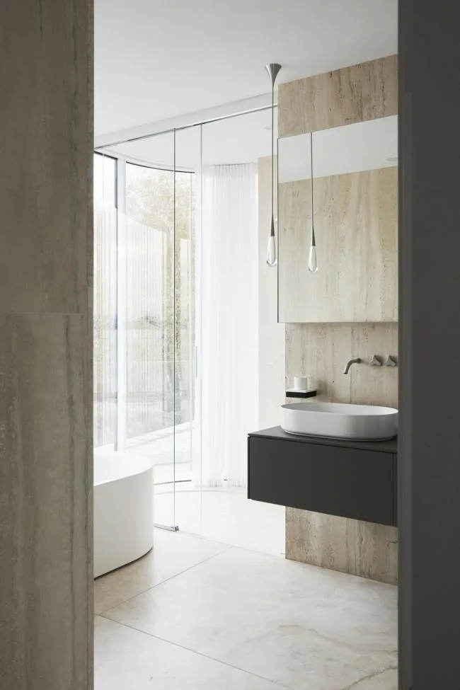 BIM Architecture | White Petals Blooming by the Lake: Italian Lakefront Holiday Home/Design Haus Liberty