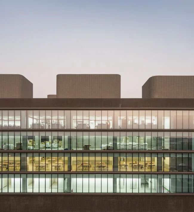 BIM Architecture | Unique yet cautious, like mountains and soil at night: Taiwan Livestock Pingtung Agricultural Science Factory/Zexin Building