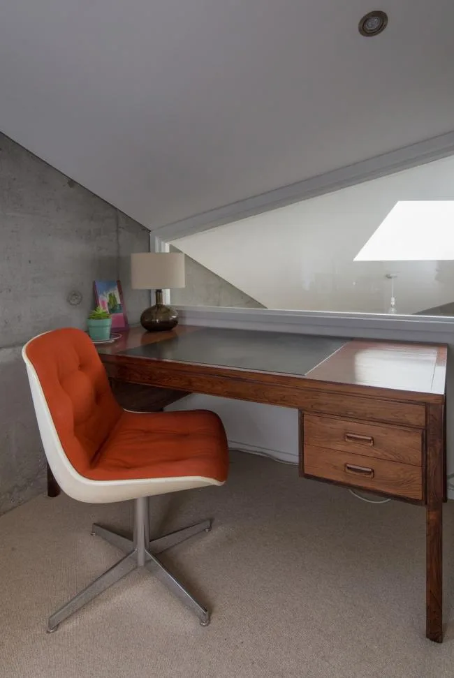BIM Architecture | Triangular Room with Back to Back Surrounding Integration/Urban Agency
