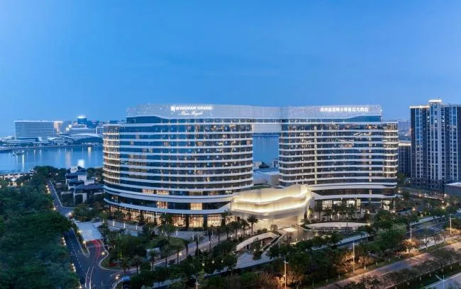 BIM Architecture | Harbor Ship, Enjoying Sea View: Wyndham Grand Plaza Yuzhou/Xiamen Branch of China Academy of Building Research
