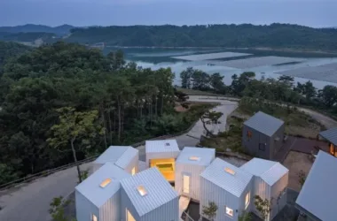 BIM Architecture: Floating Cube Room by Younghan Chung Architects Amidst the Jungle by the Blue Lake-BIM WORLD