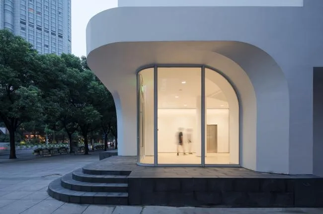 BIM Architecture | Facing the Breeze, Gentle and Strong Atmosphere - Jing'an Commercial Building Renewal/ArchUnits | A Design Studio