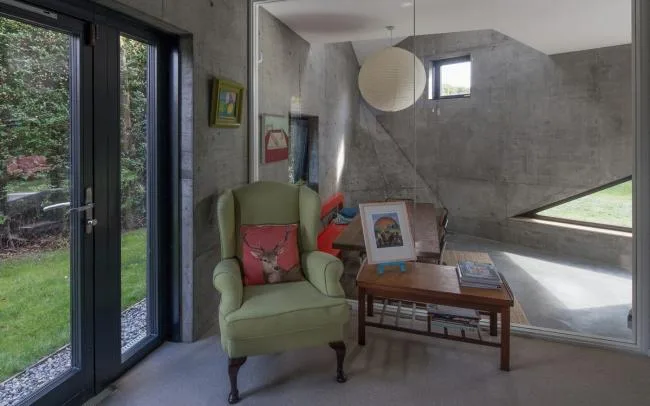 BIM Architecture | Triangular Room with Back to Back Surrounding Integration/Urban Agency