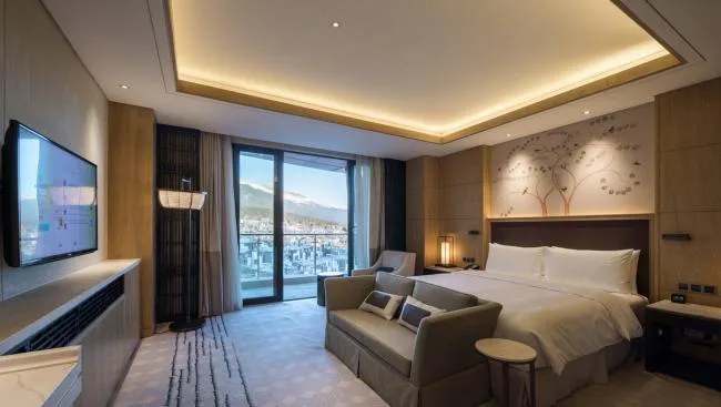 BIM Architecture | Enjoying Green Mountains and Blue Water Scenery, Showcasing Ancient and Intimate Appearance: Hilton Hotel Dali/CCDI+WATG