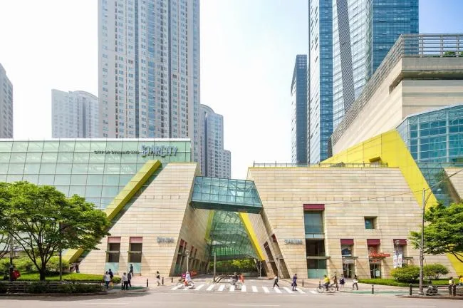 BIM Architecture | Composite Elderly Community in the Center of the City - Design Practice of Xingcheng MALL+THE CLASS 500 Elderly Apartment/JERDE