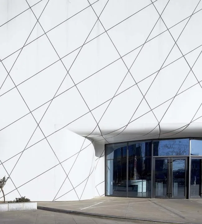 BIM Architecture | Silver White Simplicity, Soft Edges: Xingyao Site Museum/Yanchuan Architecture