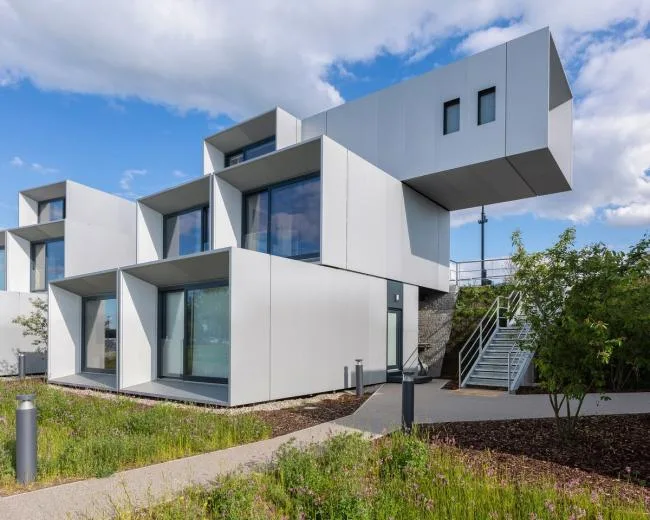BIM Architecture | Penguins flock to see: Dyson Institute of Engineering Skills/Wilkinson Eyre
