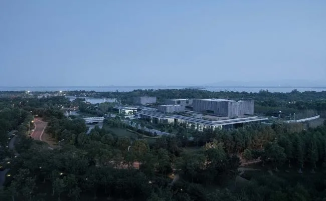BIM Architecture | Hidden in Nature, Tang Zhongying Foundation China Middle/Zhejiang New Year Night School Architectural Design Seminar Institute