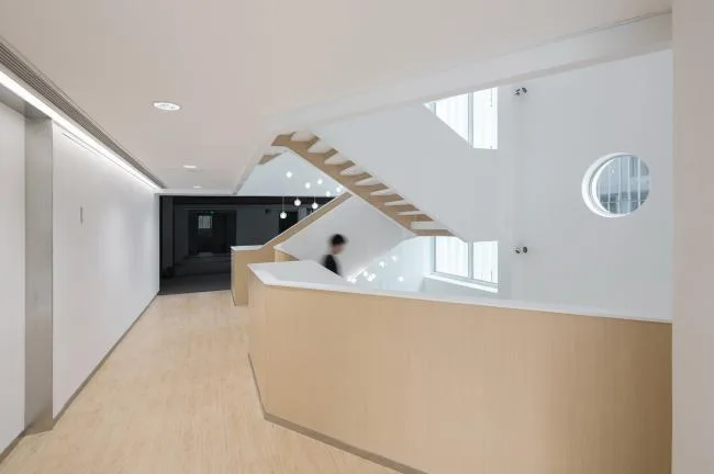 BIM Architecture | Facing the Breeze, Gentle and Strong Atmosphere - Jing'an Commercial Building Renewal/ArchUnits | A Design Studio
