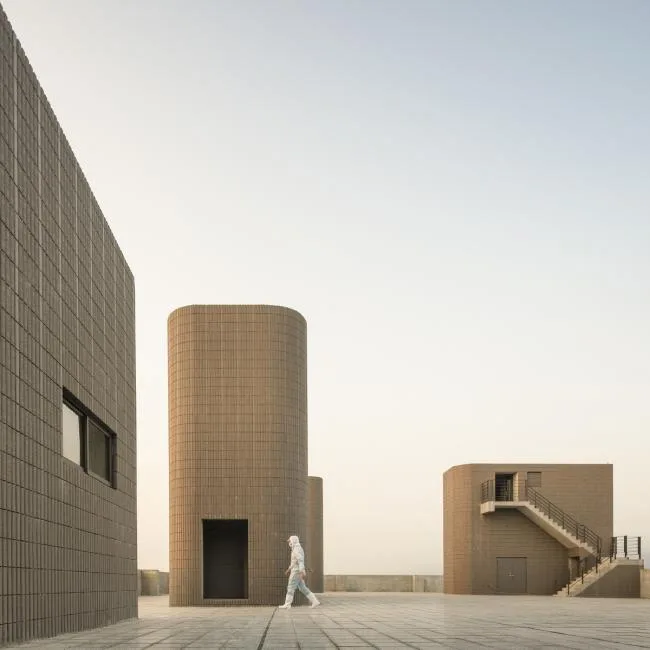 BIM Architecture | Unique yet cautious, like mountains and soil at night: Taiwan Livestock Pingtung Agricultural Science Factory/Zexin Building