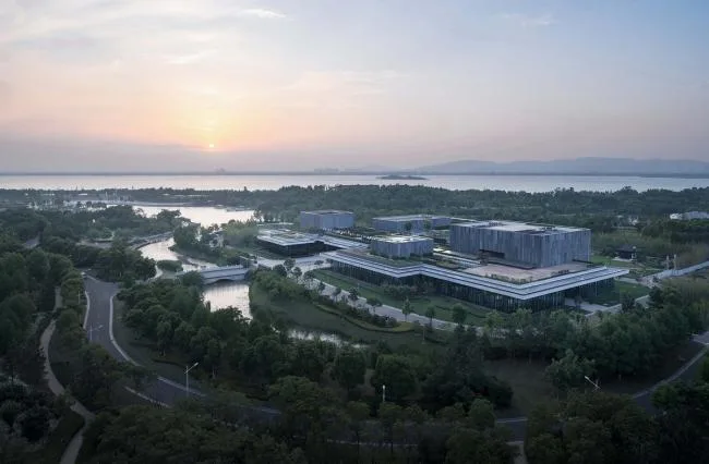 BIM Architecture | Hidden in Nature, Tang Zhongying Foundation China Middle/Zhejiang New Year Night School Architectural Design Seminar Institute