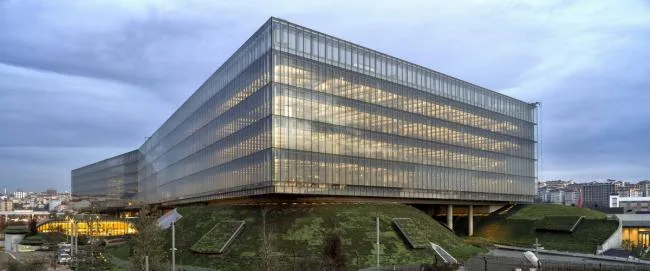 BIM Architecture | A Glass Box Gently Lying on a Hill: Galanti Bank Technology Park/ERA Architects