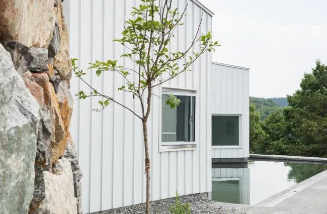 BIM Architecture | Beside the Blue Lake, Between the Jungle: Floating Cube Room by Younghan Chung Architects