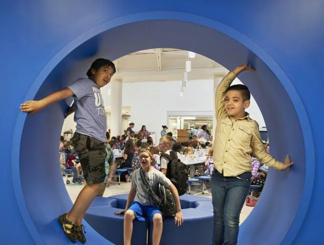 BIM Architecture | Open Interaction, Incorporating Geometric Elements: Rockford Public Elementary School/CannonDesign