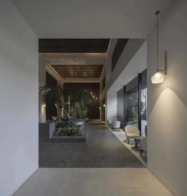 BIM Architecture | Alila Mansa Hotel Kuala Lumpur, with embedded atrium/Ruen Design Workshop