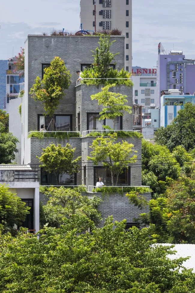 BIM Architecture | Quiet and lush, staggered terraced roofs: Vietnam Flower Garden Apartments/Ho Khue Architects