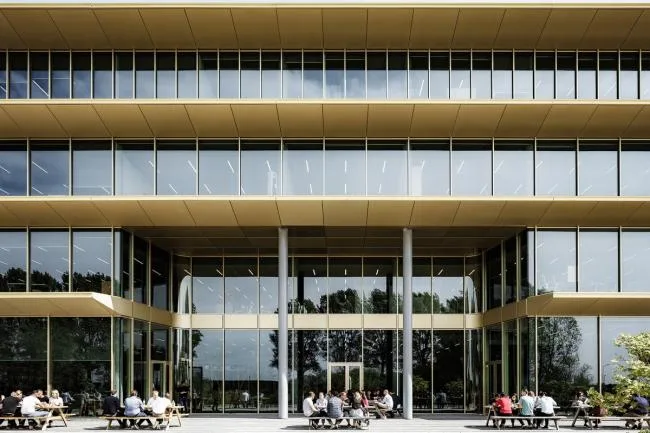 BIM Architecture | Smooth and Concise Joint Application of Suspended Eaves and Glass: ASICS Netherlands Headquarters Building/Powerhouse Company