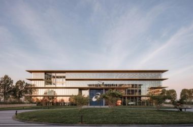 BIM Architecture: Seamless Integration of Suspended Eaves and Glass at ASICS Netherlands Headquarters by Powerhouse Company-BIM WORLD