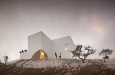 BIM Architecture: The White 'Flower' Sculpture at Fontinha Room, Buenos Aires by Mateus+SIA Arquitectura-BIM WORLD