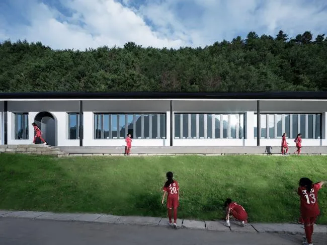 BIM Architecture | 100 meter cafeteria at the foot of Qinling Mountains/STUDIO QI