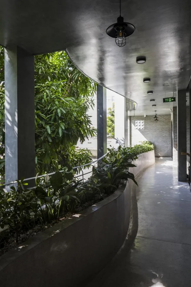 BIM Architecture | Quiet and lush, staggered terraced roofs: Vietnam Flower Garden Apartments/Ho Khue Architects