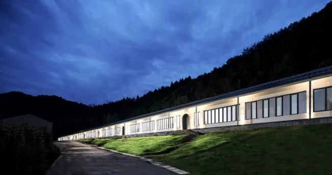 BIM Architecture | 100 meter cafeteria at the foot of Qinling Mountains/STUDIO QI