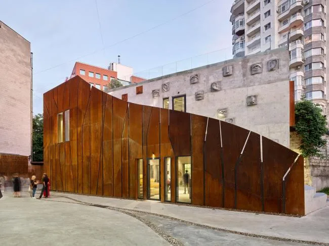 BIM architecture | Architectural monuments that preserve a sense of antiquity: ARTCOR Creative Workshop/Maxim Calujac