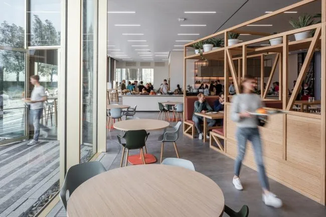 BIM Architecture | Smooth and Concise Joint Application of Suspended Eaves and Glass: ASICS Netherlands Headquarters Building/Powerhouse Company