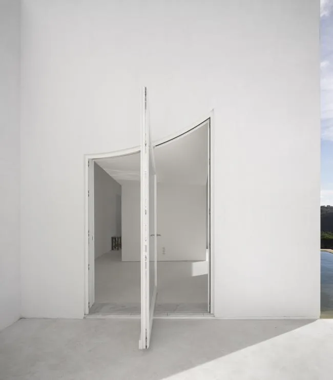 BIM Architecture | White Sculpture 'Flower' on Desolation: Fontinha Room/Buenos Aires Mateus+SIA arquitectura