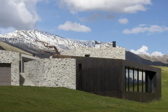 BIM Architecture | Primitive and Simple, Filled with Natural Sculpture Beauty: Arrowtown Home/RTA Studio