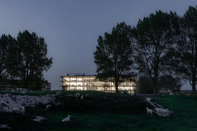 BIM Architecture | Smooth and Concise Joint Application of Suspended Eaves and Glass: ASICS Netherlands Headquarters Building/Powerhouse Company