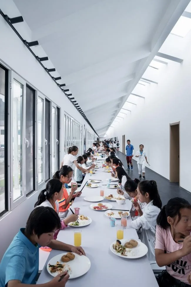 BIM Architecture | 100 meter cafeteria at the foot of Qinling Mountains/STUDIO QI