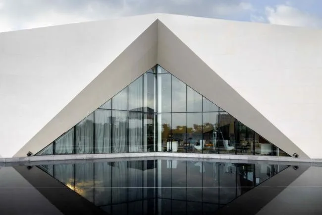 BIM Architecture | White Egret Dots, Mountains Overlapping Green: Architectural Design in Guilin Wanda City Riverside Demonstration Zone/Benchmark Square
