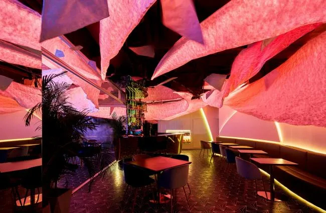 BIM Architecture | Cloud based Restaurant for Light and Shadow Activities/SODA Architects