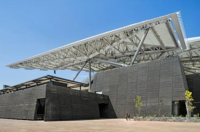 BIM architecture | like a penetrating trident: Alfredo Harp Hel ú Gymnasium/FGP Atelier, Taller ADG