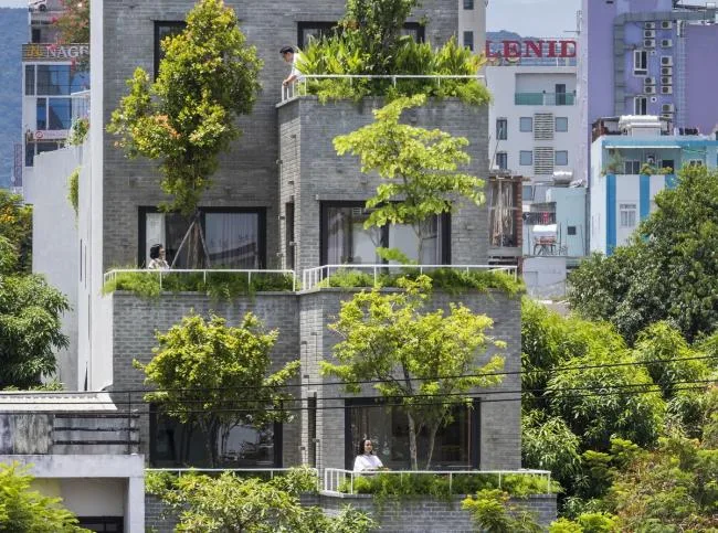BIM Architecture | Quiet and lush, staggered terraced roofs: Vietnam Flower Garden Apartments/Ho Khue Architects