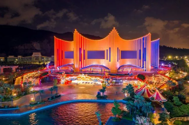 BIM Architecture | Zhuhai Chimelong Theater, echoing the circus architecture destroyed by the typhoon/Stufish Entertainment Architects