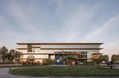BIM Architecture: Seamless Integration of Suspended Eaves and Glass at ASICS Netherlands Headquarters by Powerhouse Company-BIM WORLD