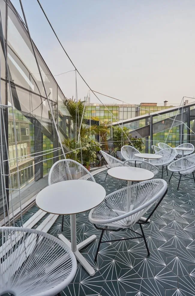 BIM Architecture | Cloud based Restaurant for Light and Shadow Activities/SODA Architects