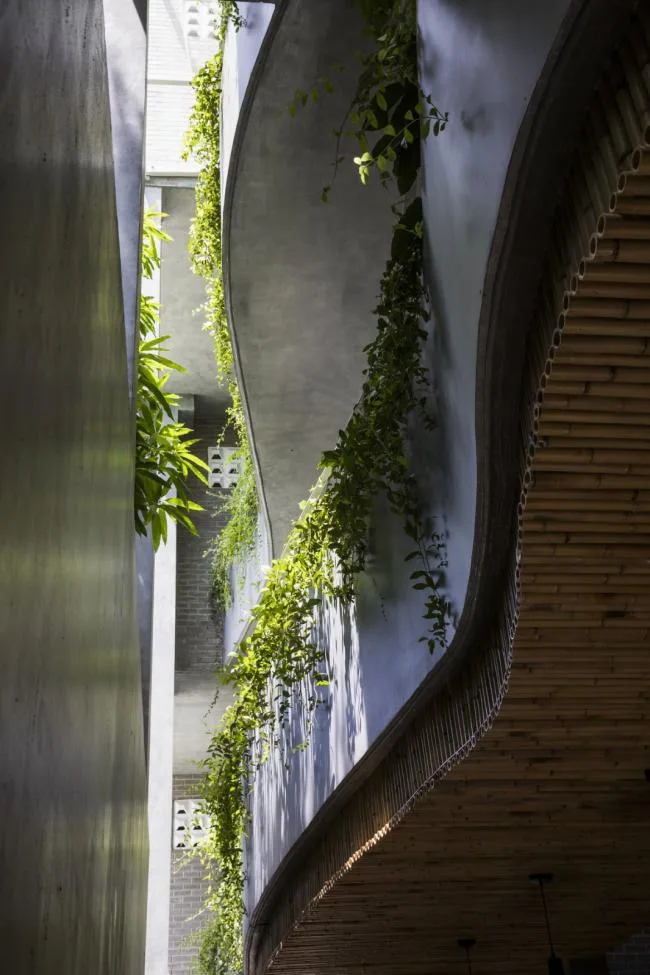 BIM Architecture | Quiet and lush, staggered terraced roofs: Vietnam Flower Garden Apartments/Ho Khue Architects