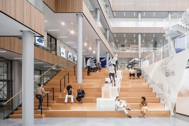 BIM Architecture | Smooth and Concise Joint Application of Suspended Eaves and Glass: ASICS Netherlands Headquarters Building/Powerhouse Company